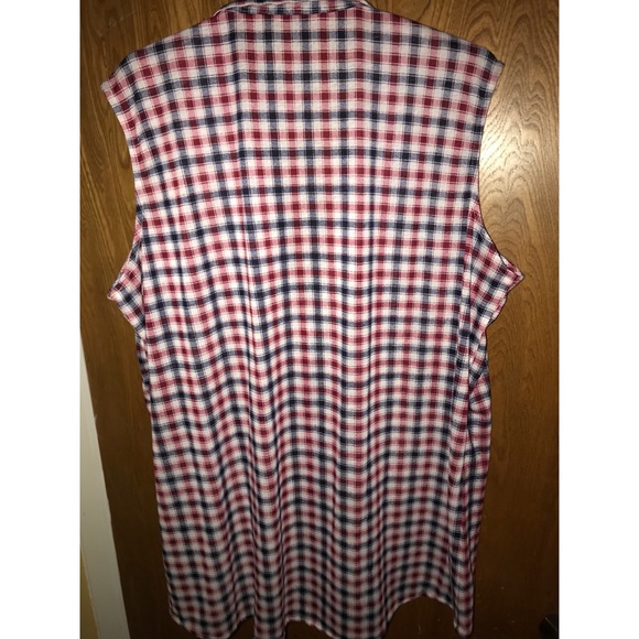 Button up tank. - Picture 2 of 2